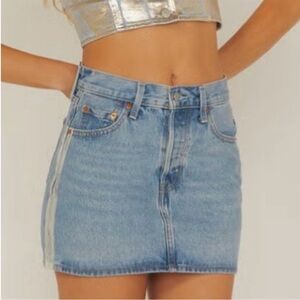 NWT Levi's Denim Icon Shine Theory
Skirt Blue Silver Size 32